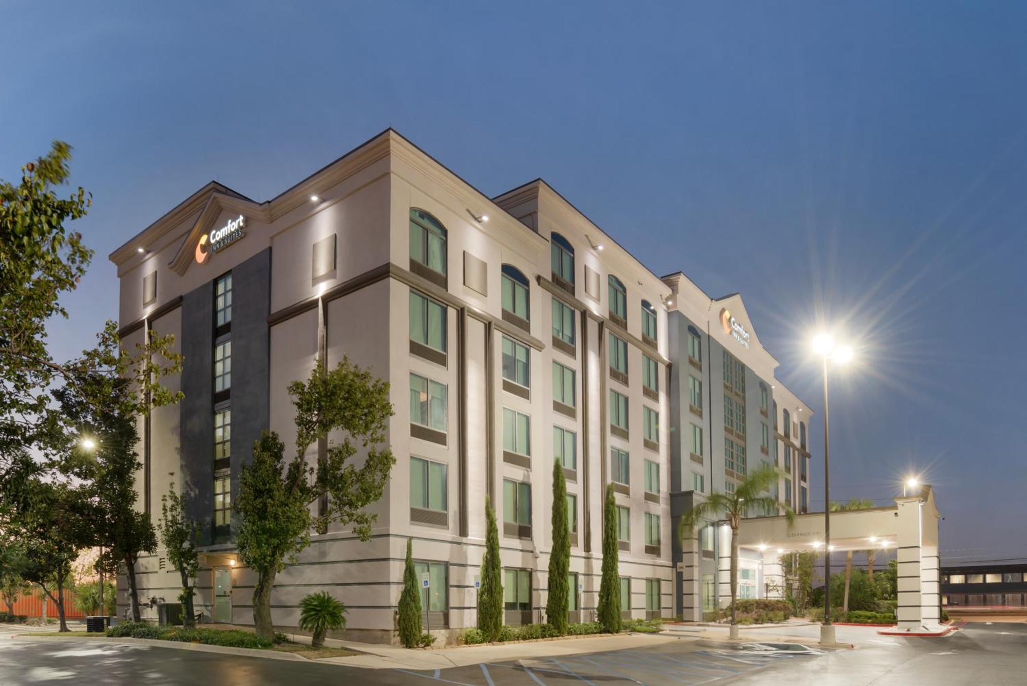 Comfort Inn & Suites New Orleans Airport North Kenner Bagian luar foto