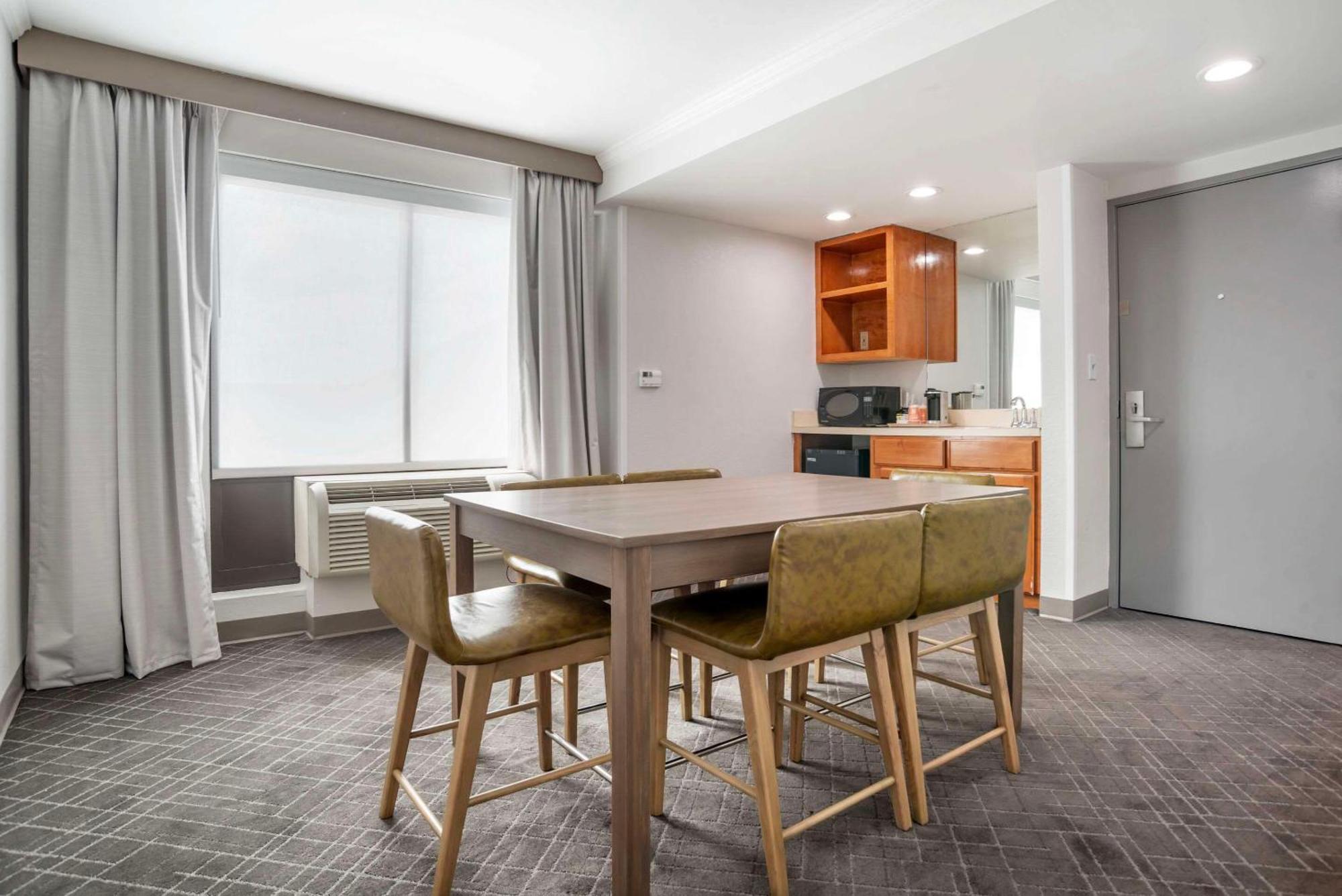 Comfort Inn & Suites New Orleans Airport North Kenner Bagian luar foto