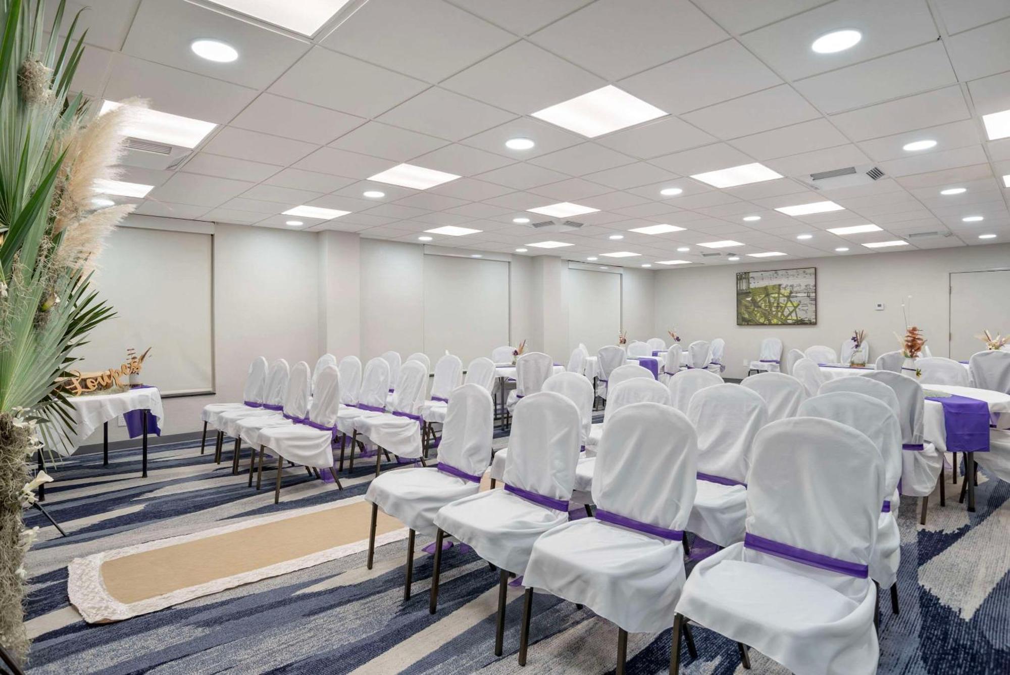 Comfort Inn & Suites New Orleans Airport North Kenner Bagian luar foto