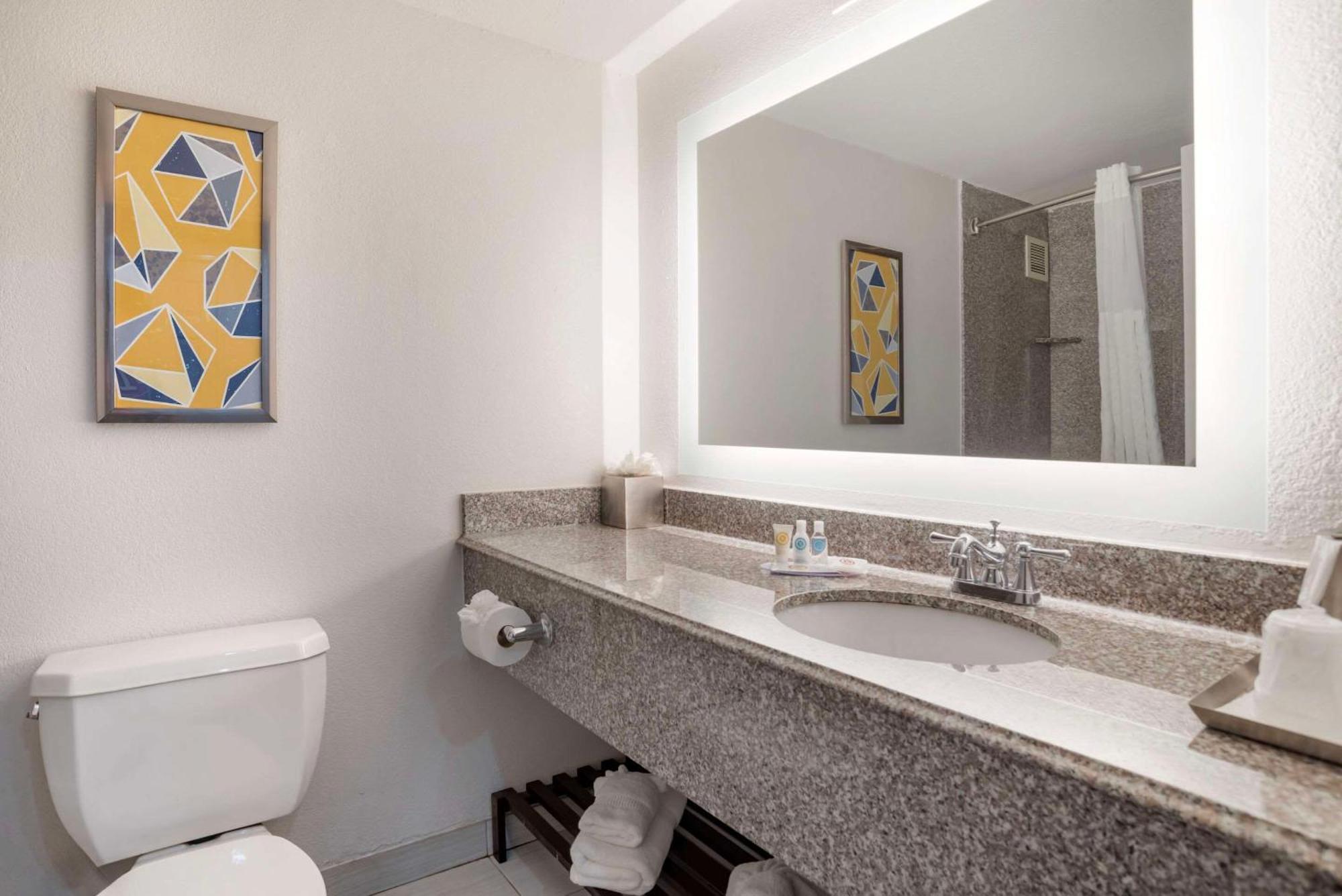 Comfort Inn & Suites New Orleans Airport North Kenner Bagian luar foto